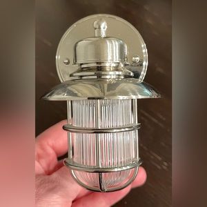 Bath and Body Works Wallflowers Industrial Style Night Light Warmer